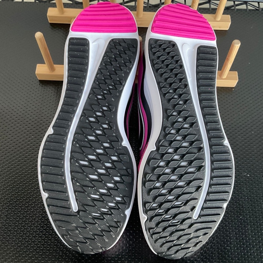 Nike Cosmic Runner GS Pink‎ Black White HM4402-602 Youth Running Shoes Size 6Y - Picture 8 of 16